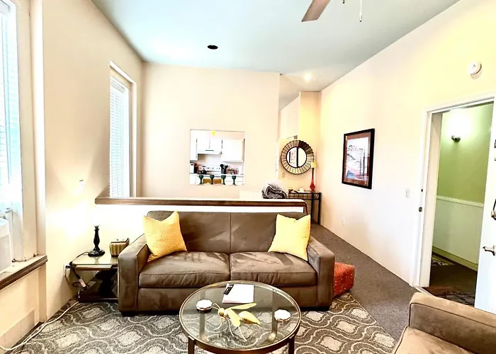 Brownstone 4*