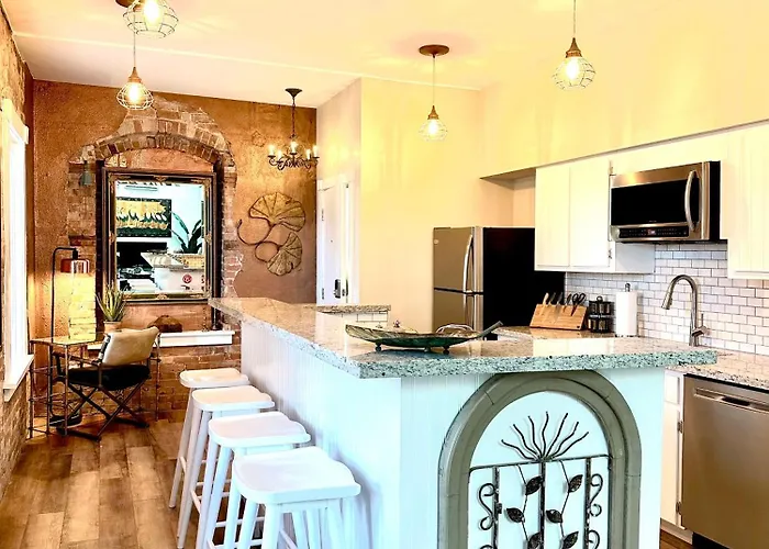 Brownstone 4*