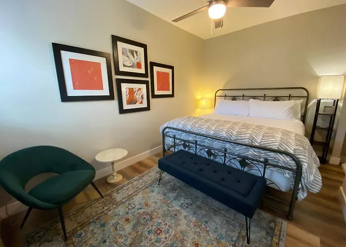 Hotel apartamentowy Brownstone 4*