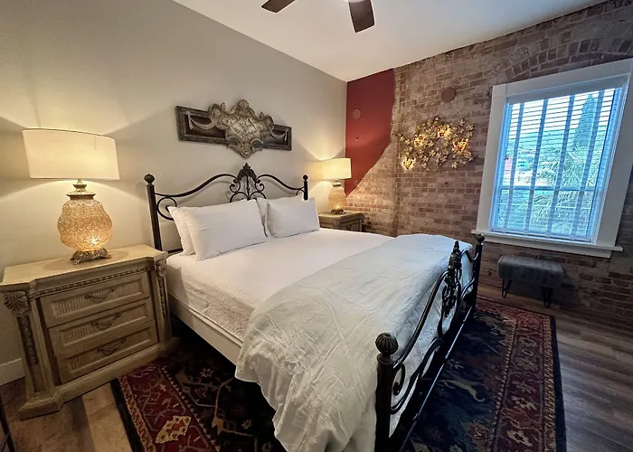 Brownstone Bisbee