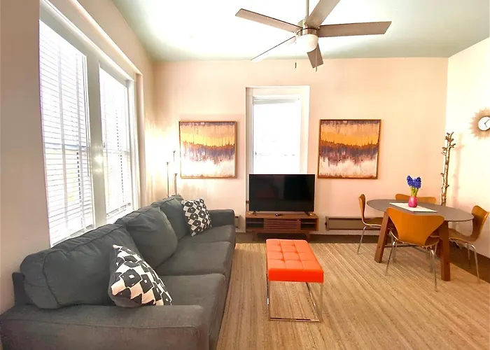 Hotel apartamentowy Brownstone